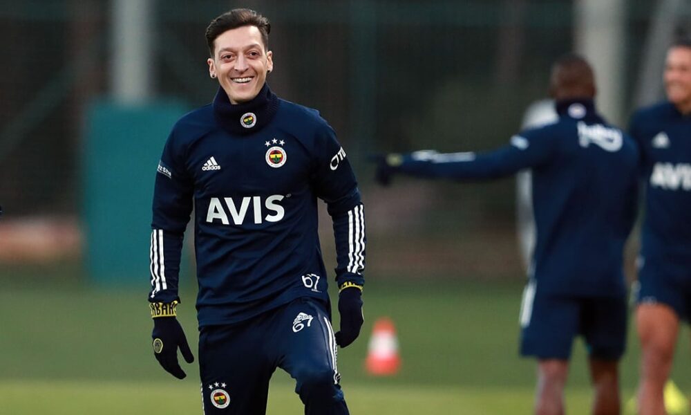 mesut ozil - Futbolinfo.az