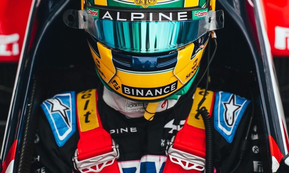 Fransız sürücü Sennanın şərəfinə dəbilqə hazırlatdırdı