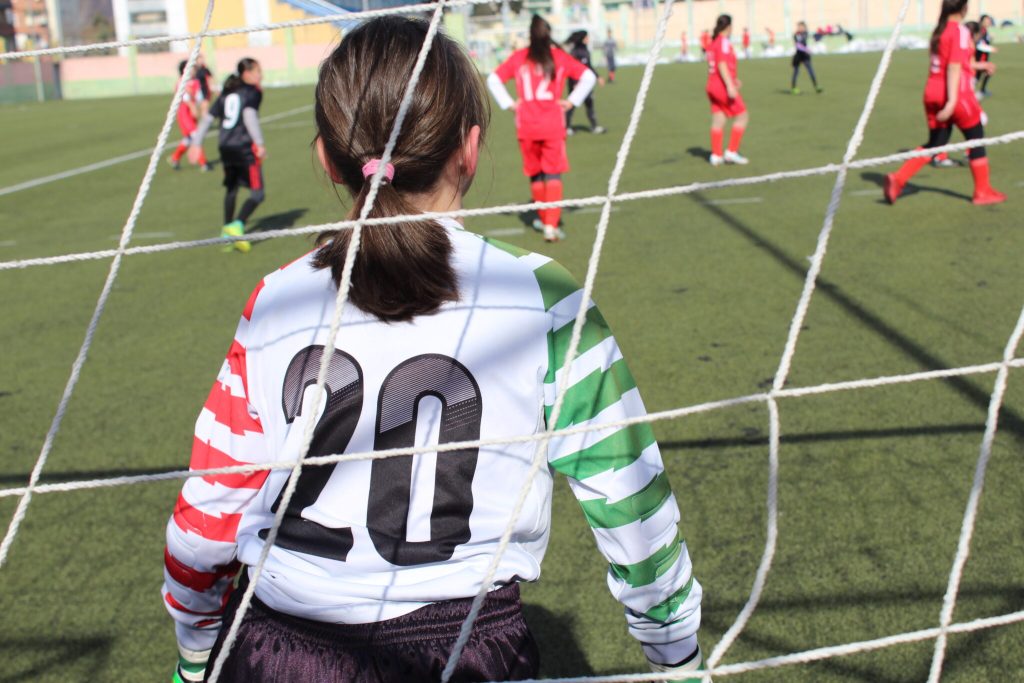 İdmanda ailə - məşqçi münasibətləri 6 undp aze dilara aliyeva story 10 2048x1365 1 - Futbolinfo.az