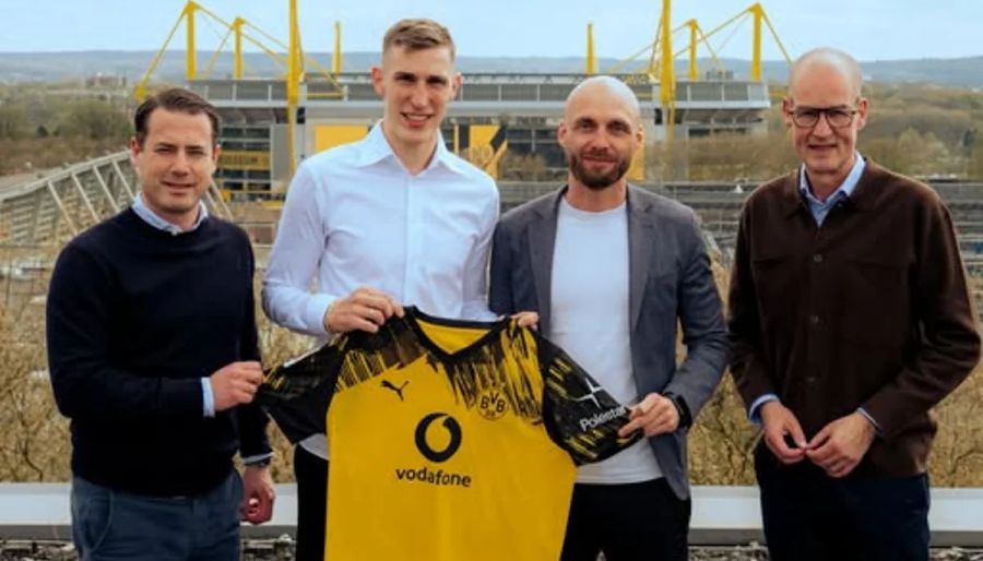 “Borussiya”da yeni müqavilə 56 aCgZehlIUhW1Qg2SVrVolZkehlcdi1dP7nF3Cnyo 1200 - Futbolinfo.az