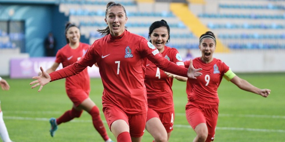 mane mollayeva qadin futbolu 1000x500 1 - Futbolinfo.az