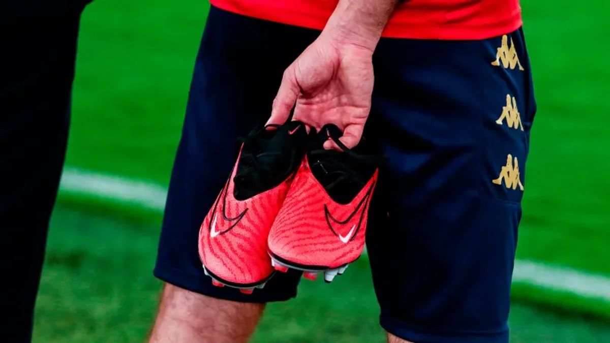 İngiltərə millisini soyan şəxslər saxlanıldı 56 - Futbolinfo.az