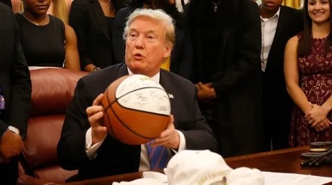 trump basketball - Futbolinfo.az